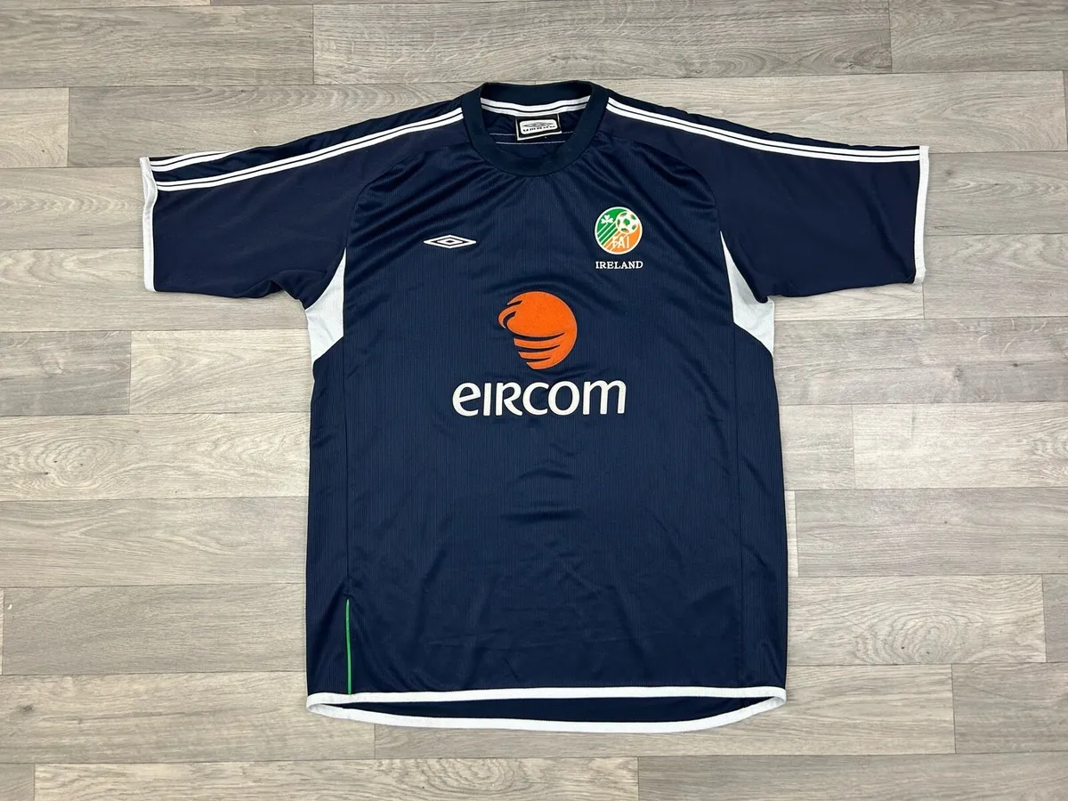 2001 Umbro Ireland Training Warm Up Jersey Shirt - Image 1