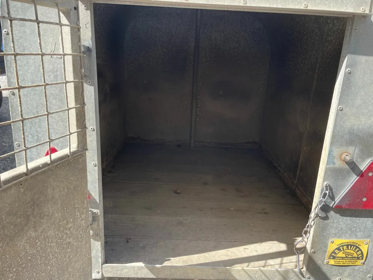 Dog Trailer - Image 2