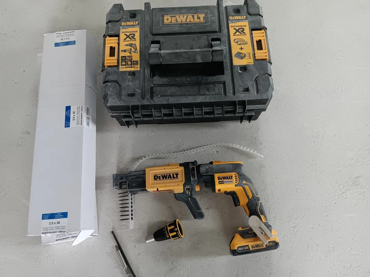 Dewalt DCF620D2K Collated Drywall Screwdriver - Image 1