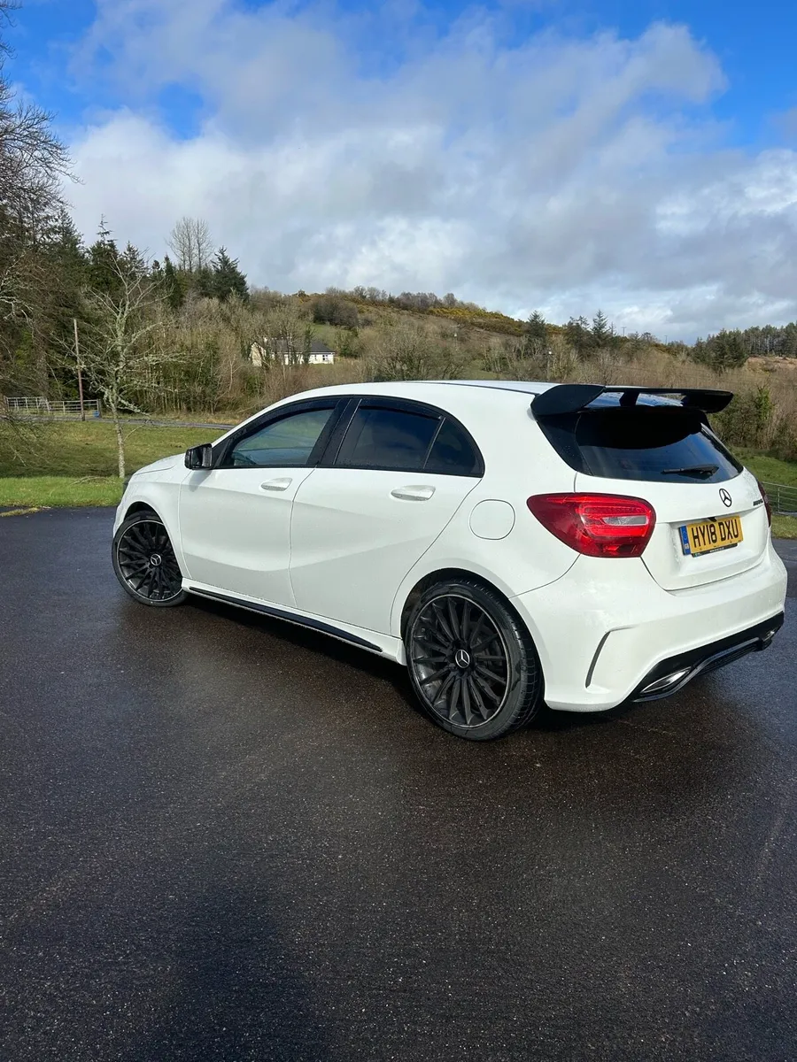 Mercedes - Image 2