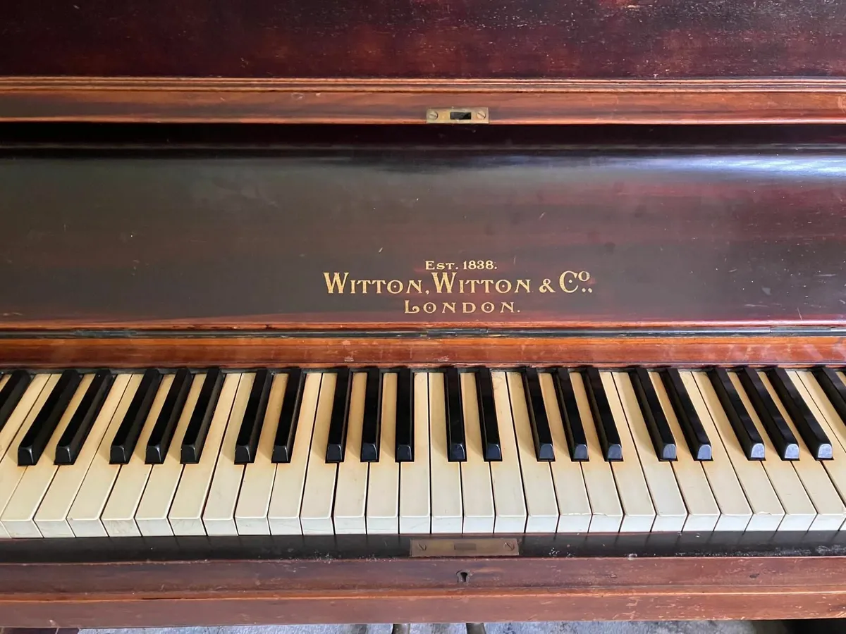 Piano - Image 1