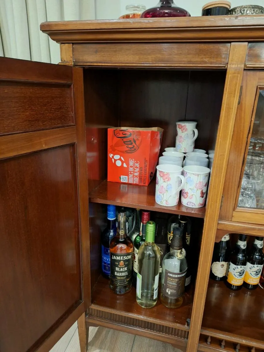 Cabinet - Image 2