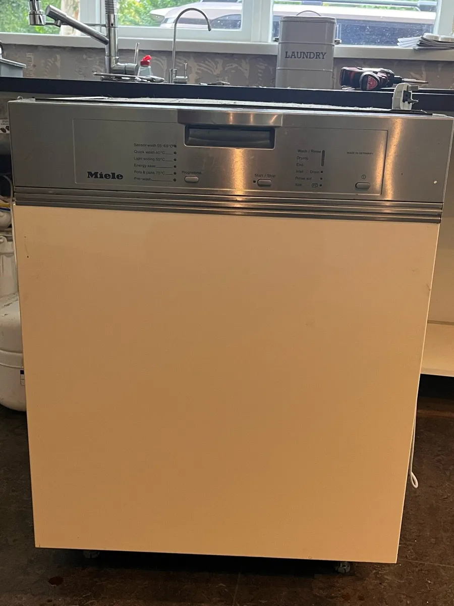 Dishwasher - Image 1