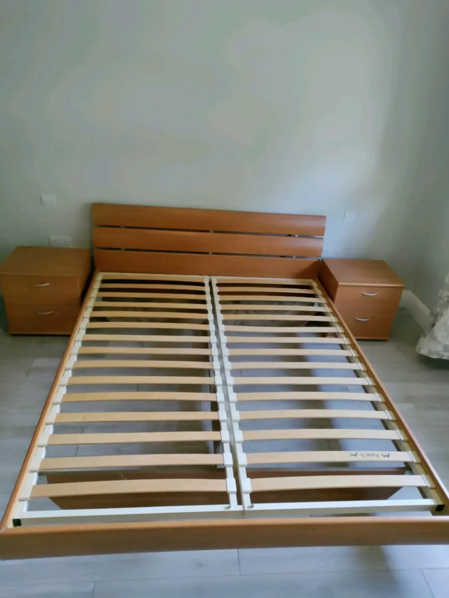 King size bed - Image 2