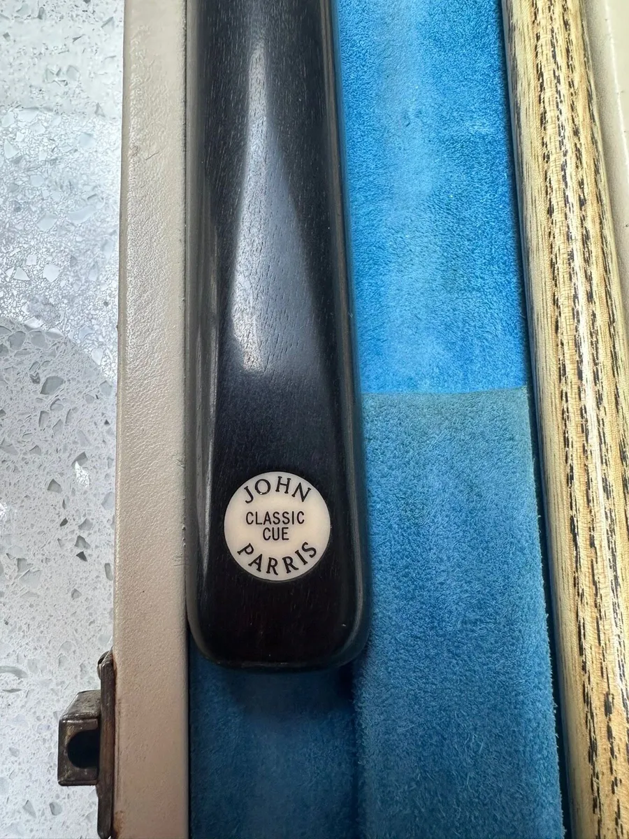 John Parris Ash cue - Image 1