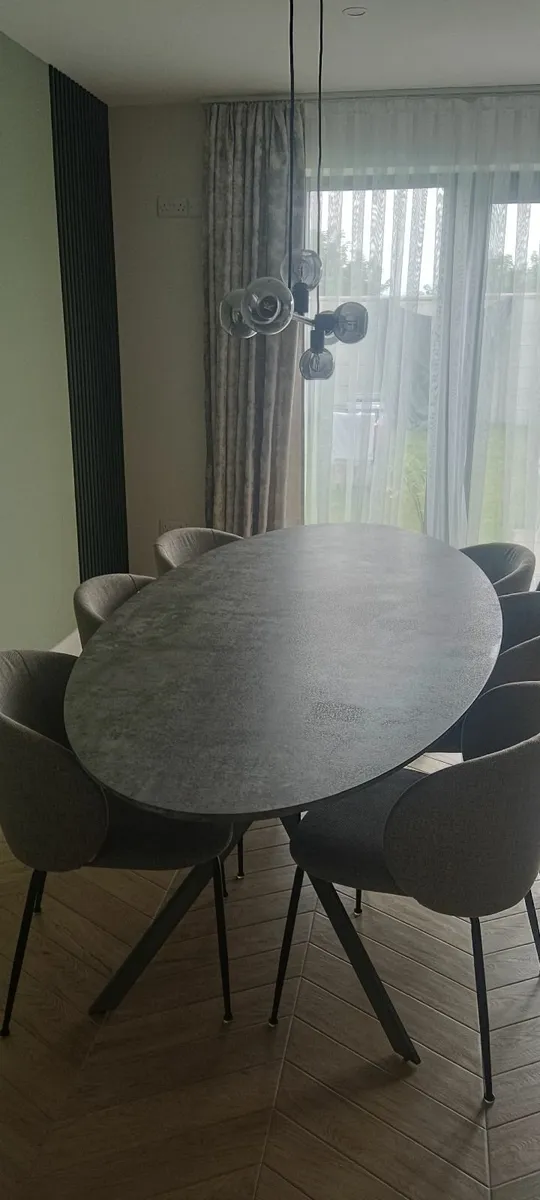 Dining table - Image 4