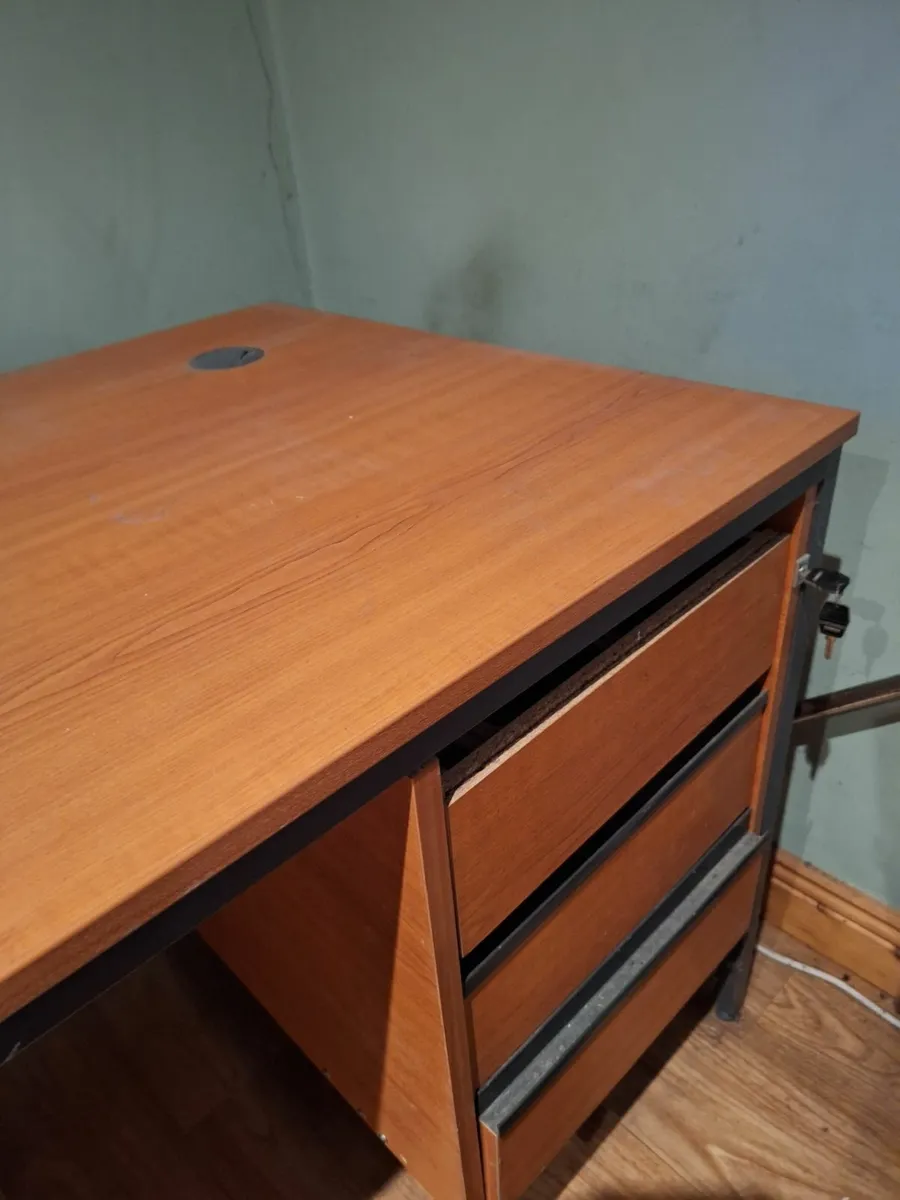 Desk - Image 2