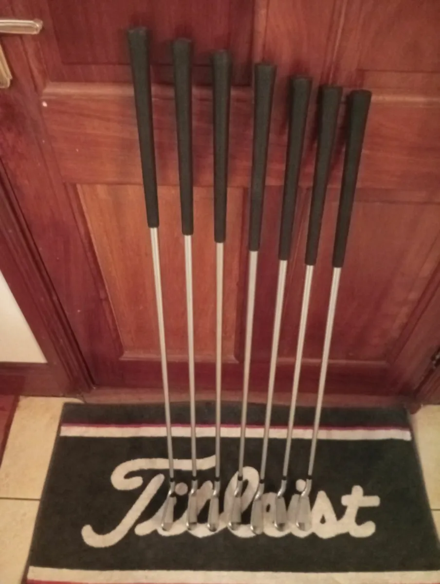 Titleist T100 4-PW KBS Tour Forged Irons As New - Image 2