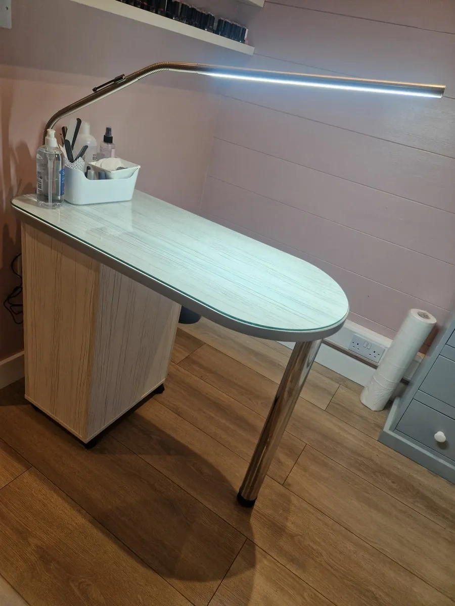 Nail desk - Image 2