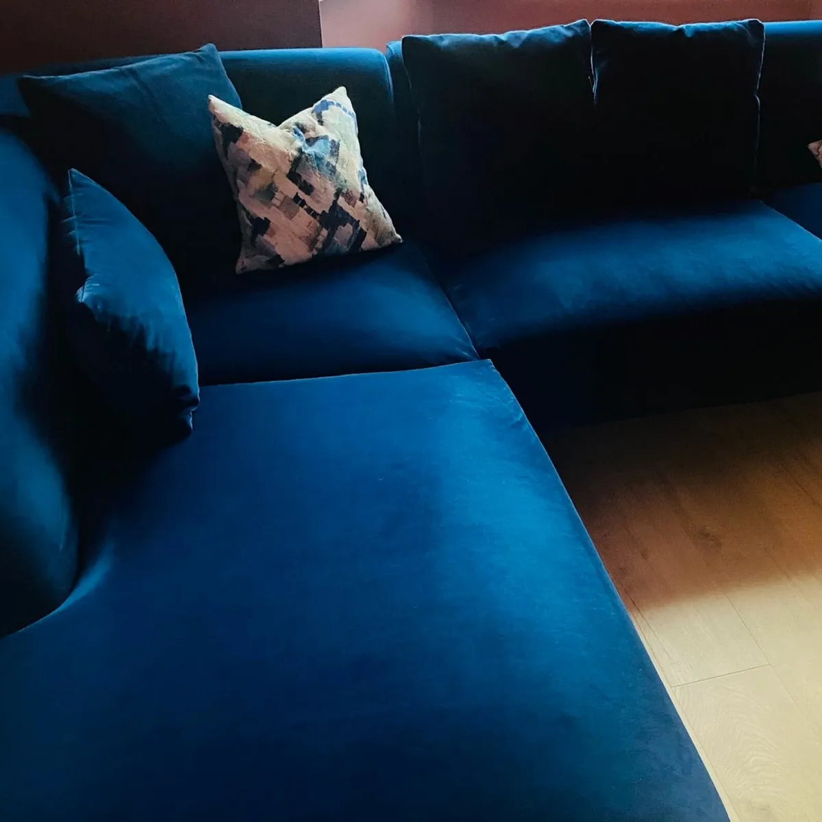 Lux Navy Velvet Corner Sofa - Image 2