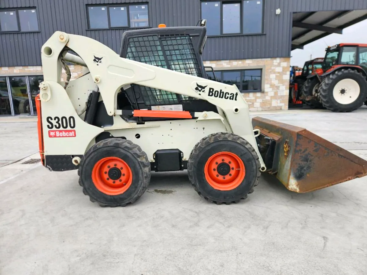 Bobcat S300 skid steer loader - Image 3