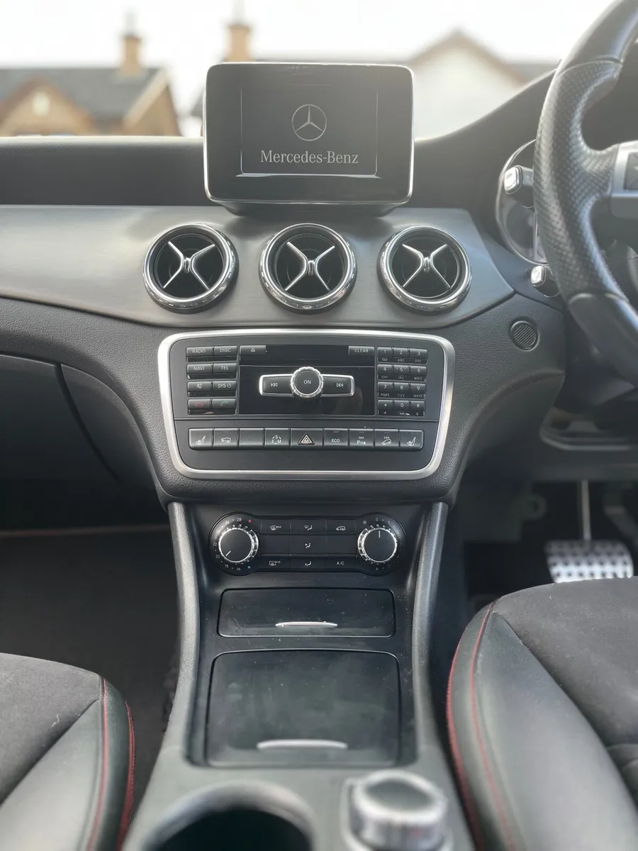 Mercedes-Benz GLA 2014 - Image 4