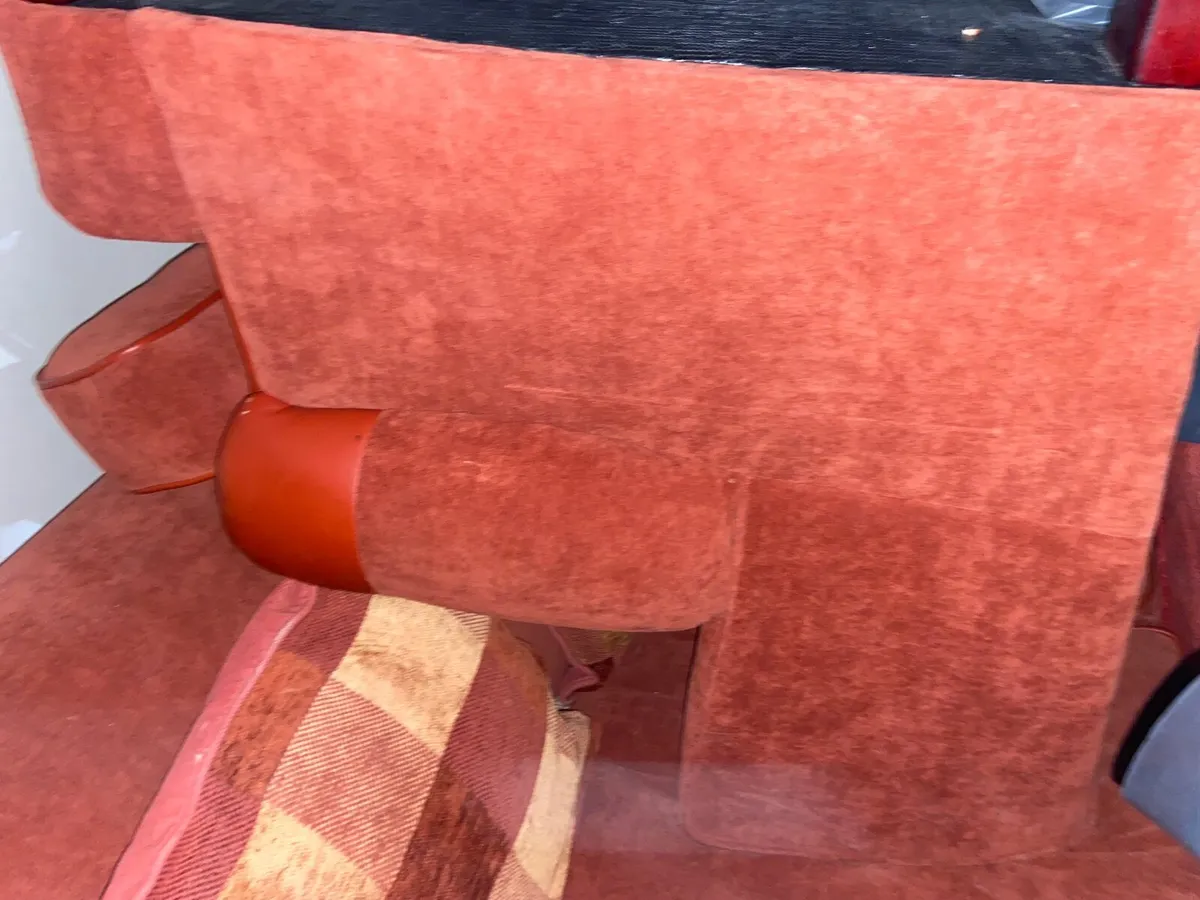 Reid furniture 2 seater sofa and two chairs - Image 3
