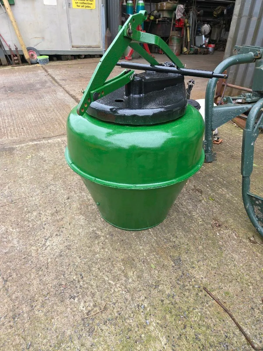 Cement mixer - Image 1