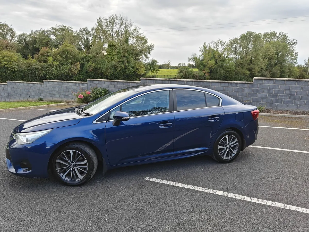 Toyota Avensis SOL 2.0D 4DR - Image 2