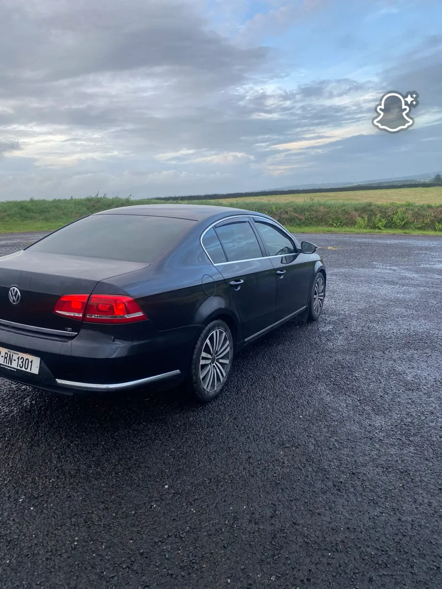 Volkswagen Passat - Image 2