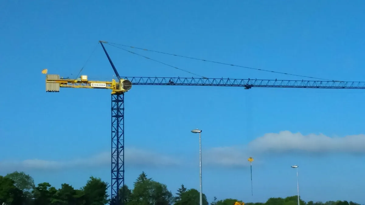 Tower crane - Image 2