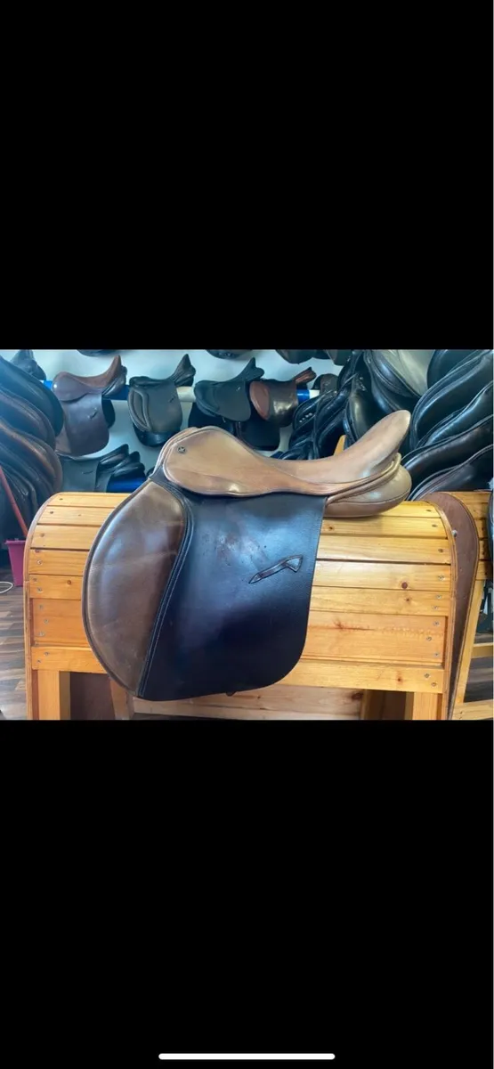 Falcon 17” wide brown Leather saddle - Image 1