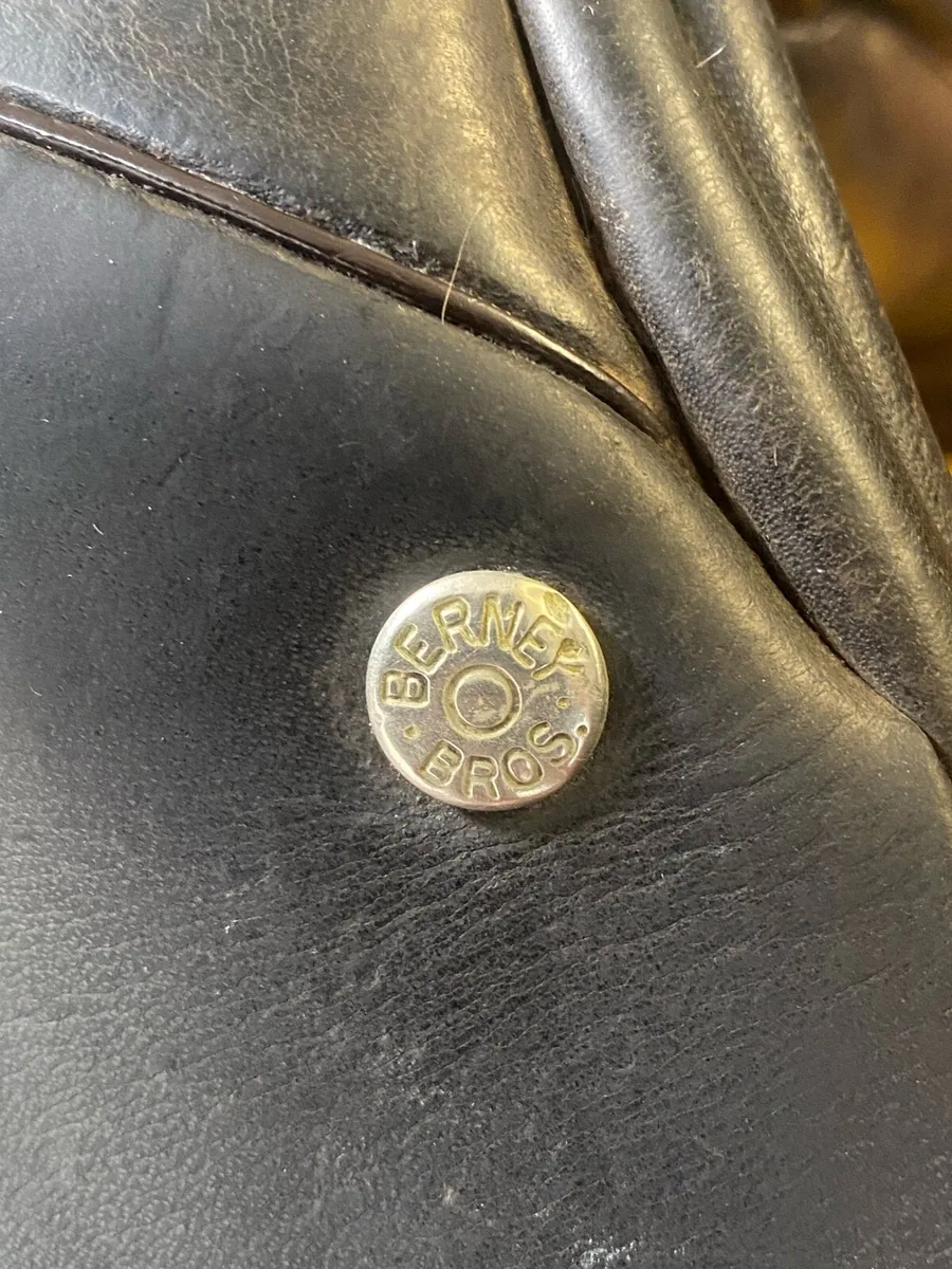 Berney brothers junior jumper Leather saddle - Image 2