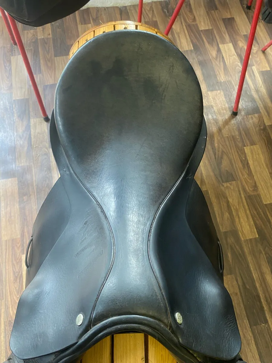 Berney brothers junior jumper Leather saddle - Image 4