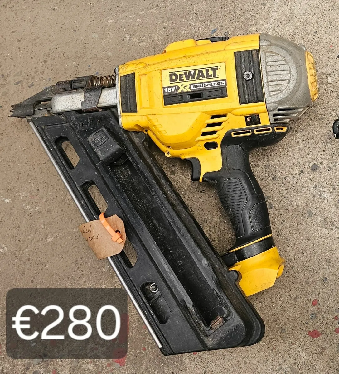 Dewalt first fix gun €280