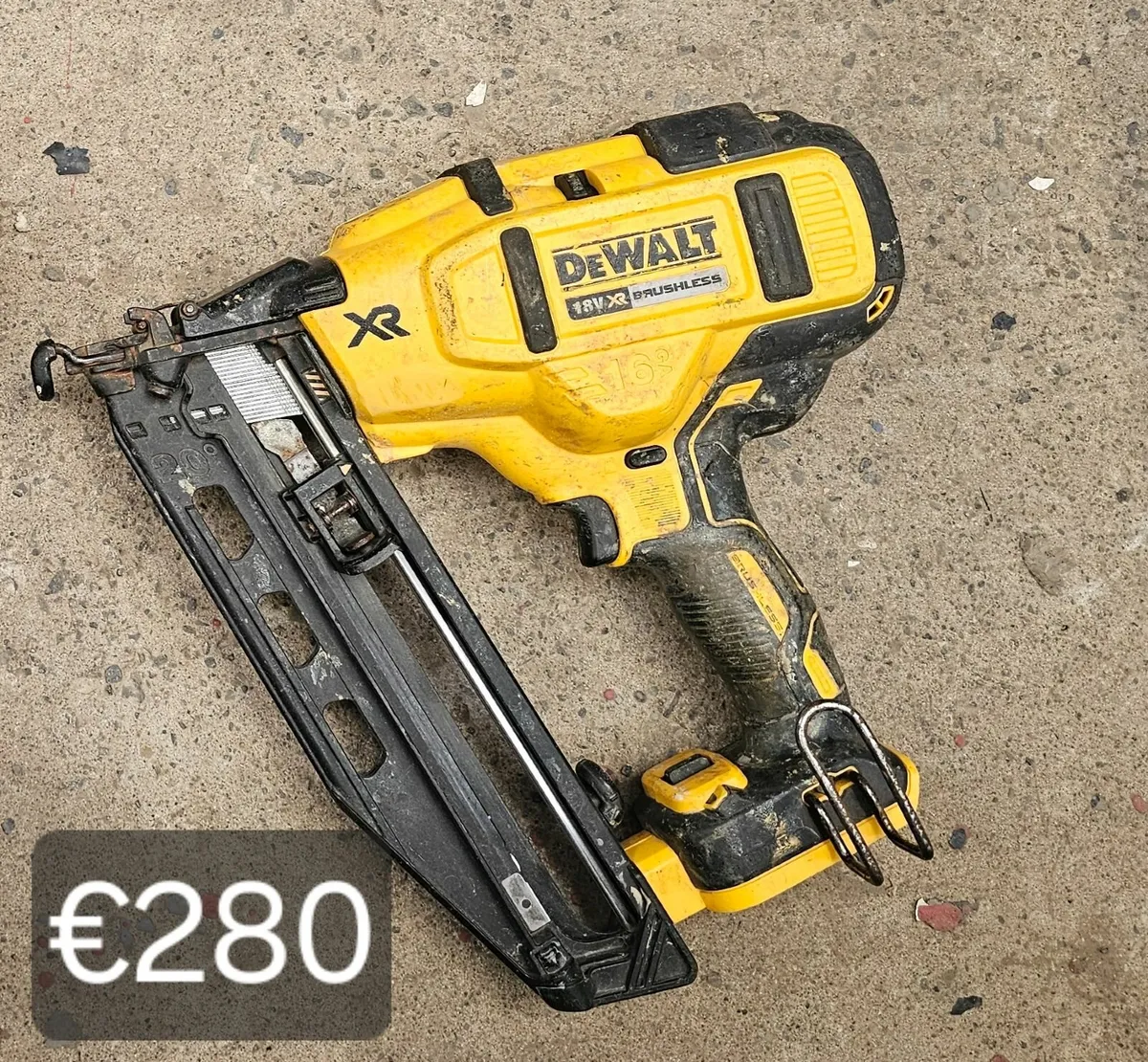 Dewalt 2nd fix gun €280