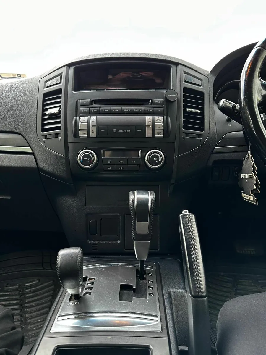 Mitsubishi Pajero 2007 - Image 3