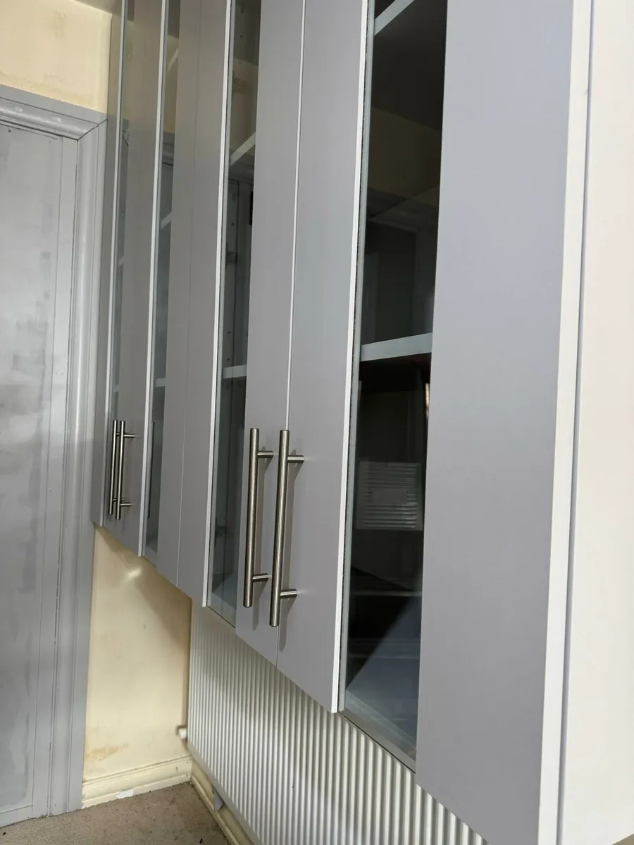 Glass unit - Image 3