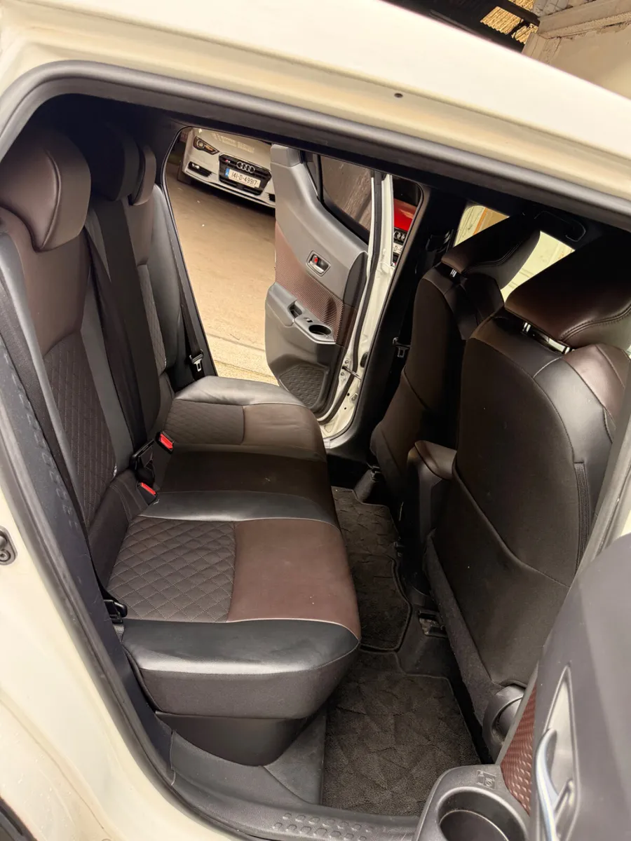 Toyota C-HR 2017 Self charging hybrid with WARRANT - Image 3
