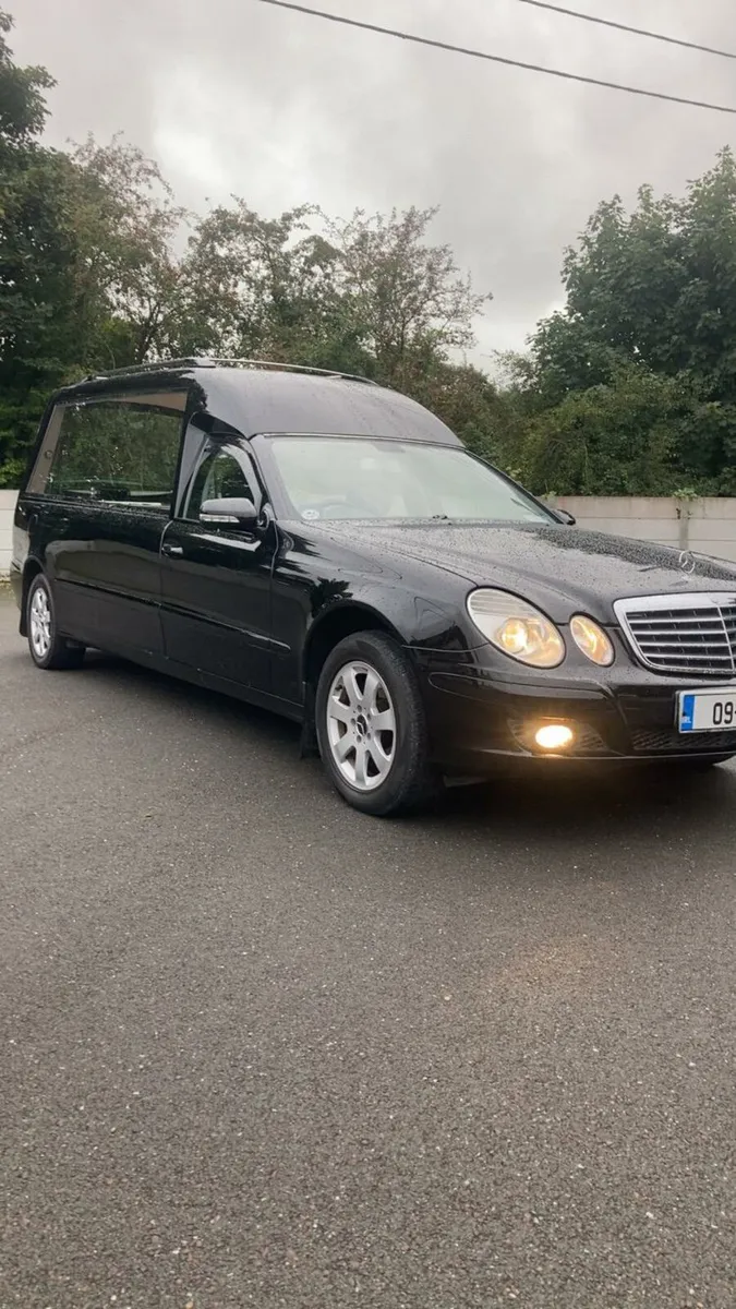 Mercedes-Benz Hearse09 - Image 1