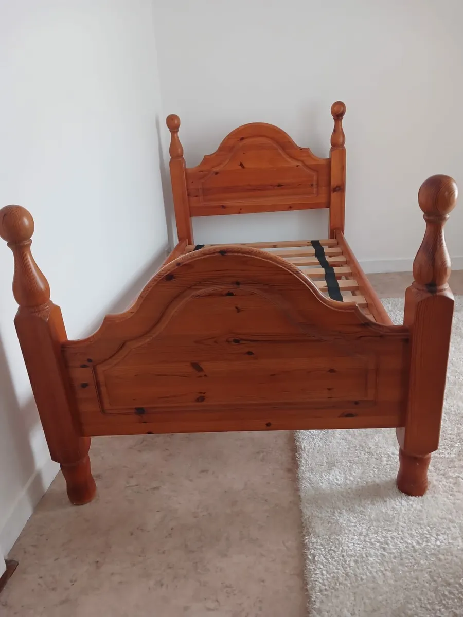 Single bed - Image 1