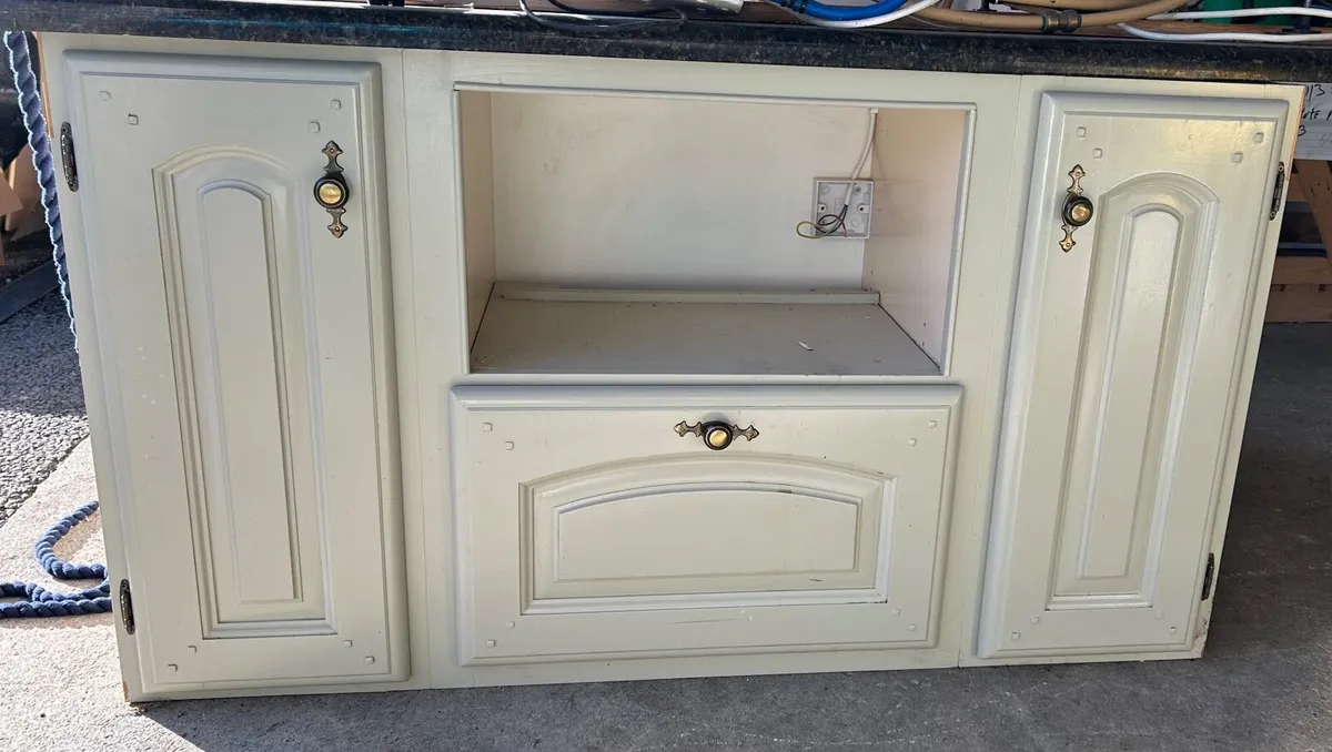 Kitchen Island w/marble top - Image 4