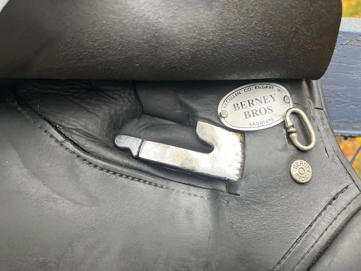 Berneys 15 Inch Saddle - Image 4