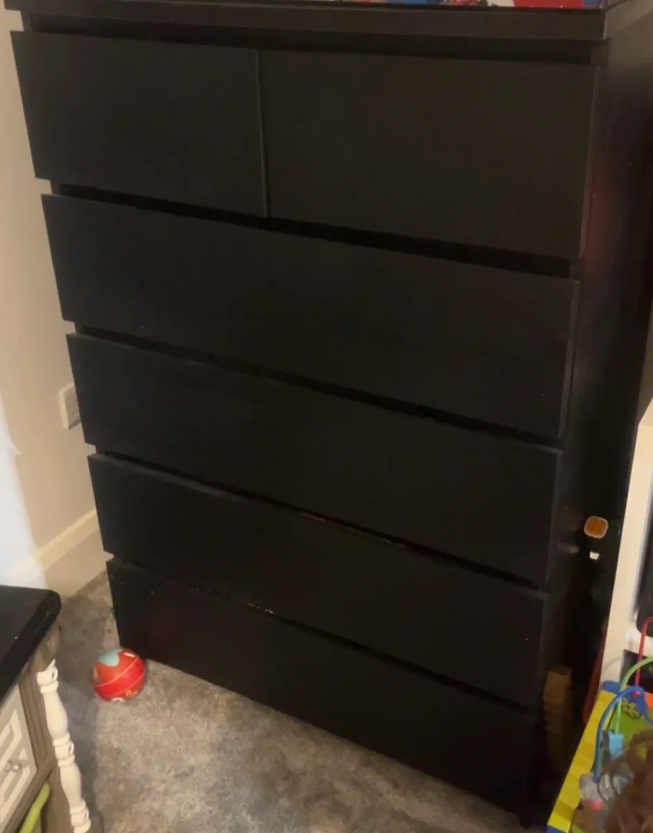 Chest of drawers - Image 1