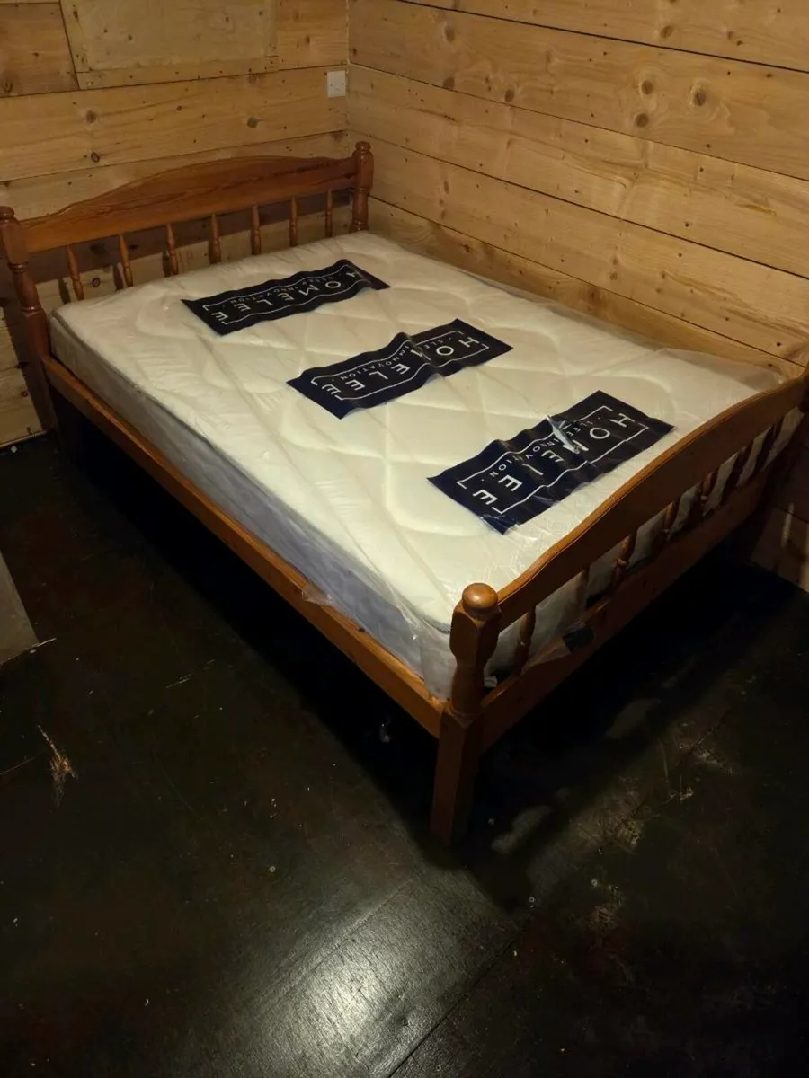 Double bed with new mattress and mirror - Image 2