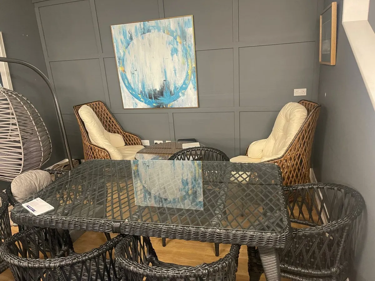 Outdoor Dining table set brand new - Image 4