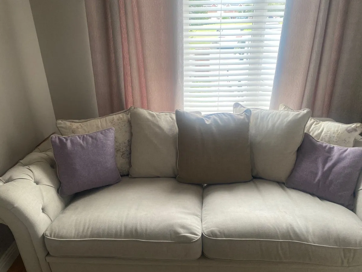 Three seater couch - Image 4