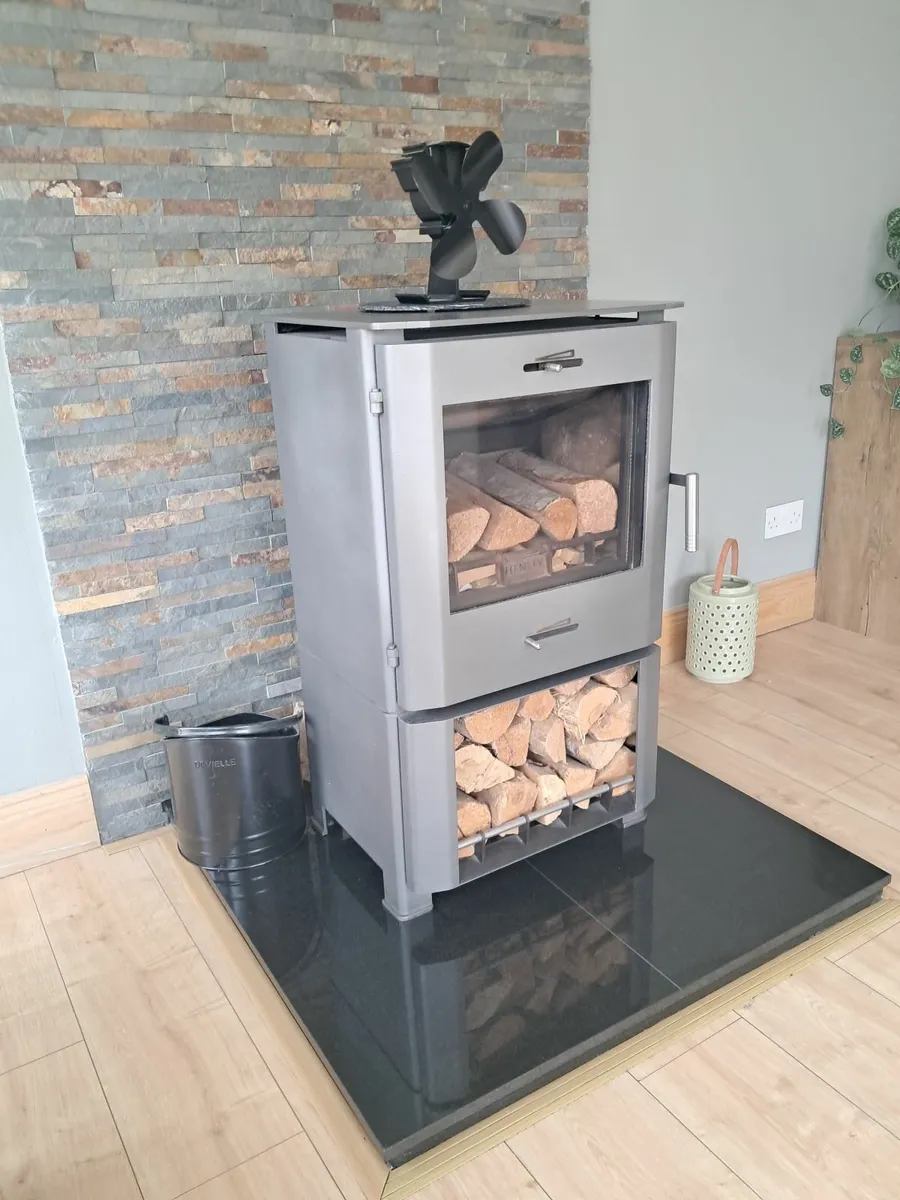 Henely stove full setup inc..base an 3m of flue - Image 1