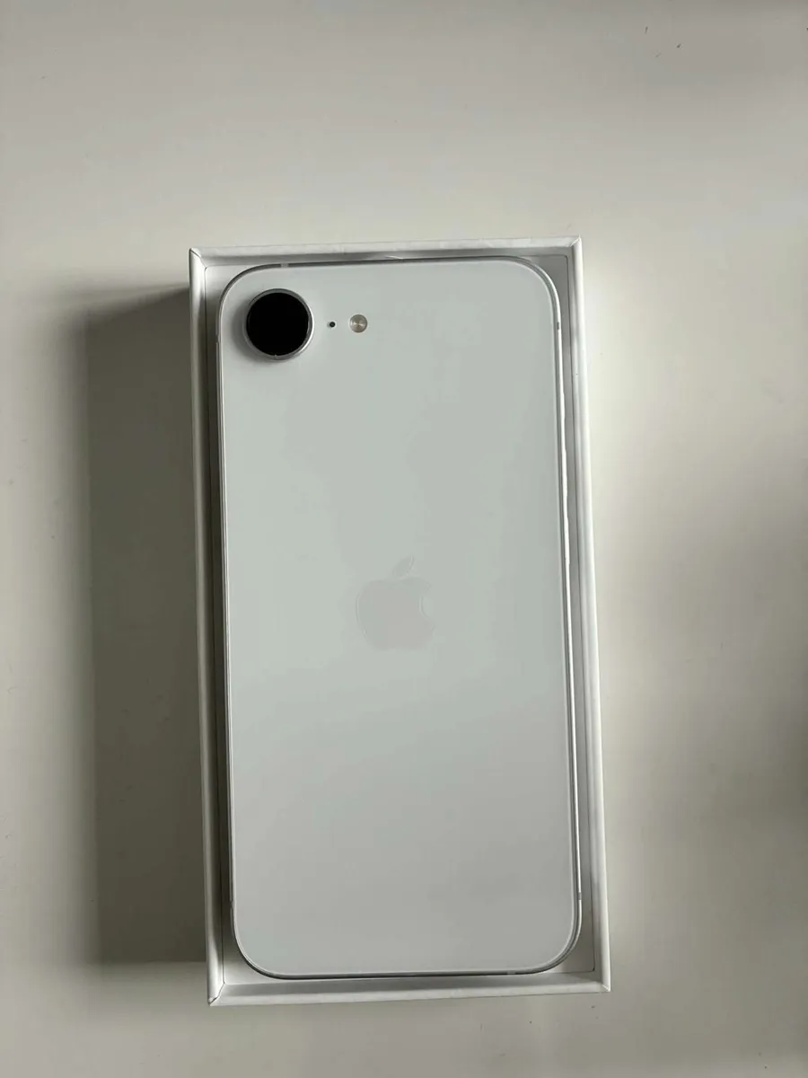 Brand new iphone 16e - Image 4