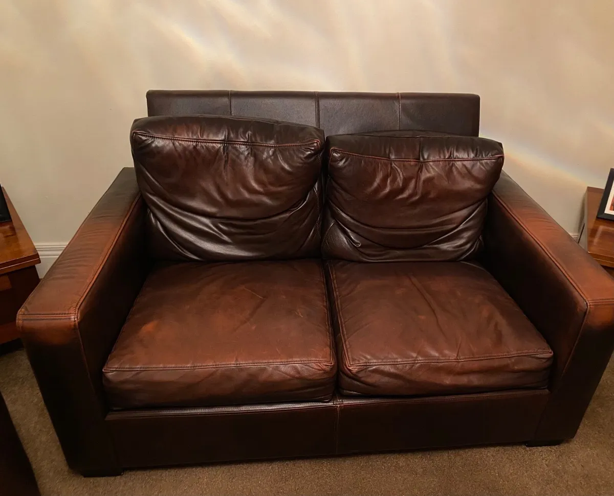 Brown leather couch - Image 2