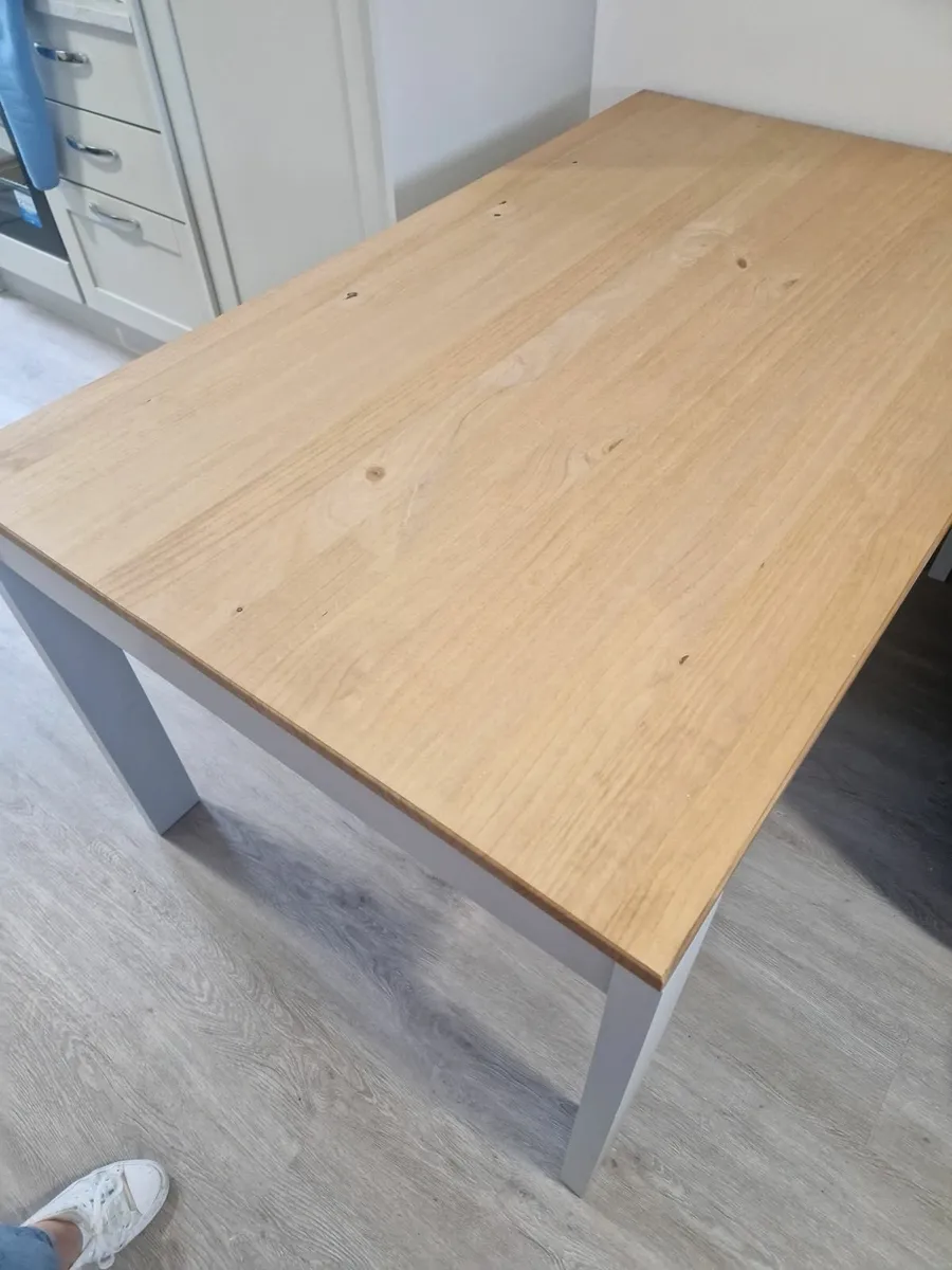 Kitchen table - Image 2