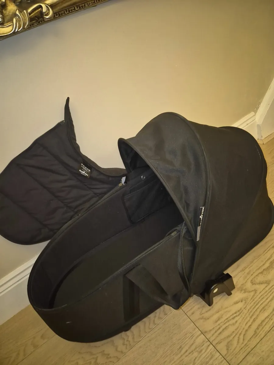 Babyzen YOYO newborn bassinet - Image 3