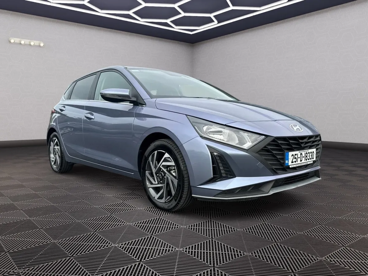 2025 Hyundai I20 Deluxe Plus 5,500kms - Image 3
