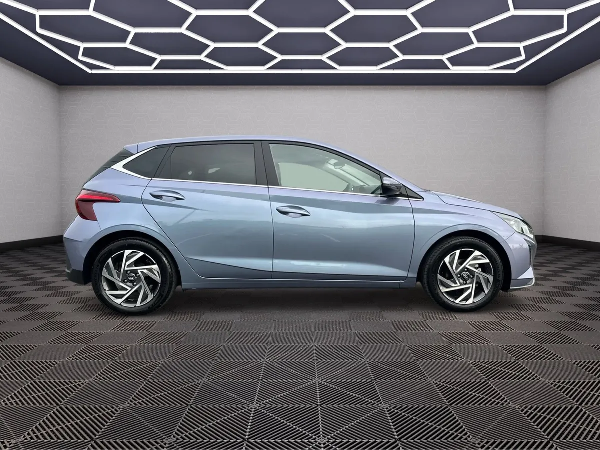 2025 Hyundai I20 Deluxe Plus 5,500kms - Image 4