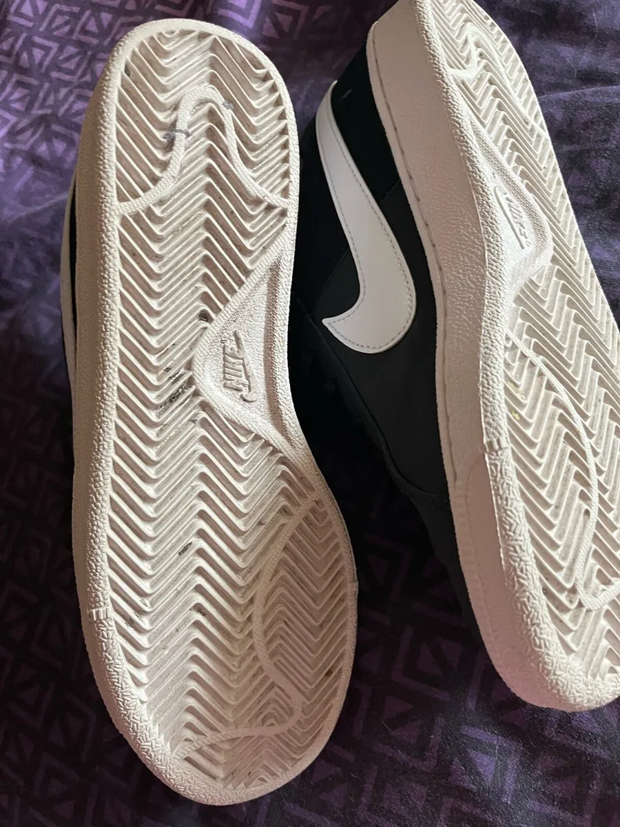 Nike shoes - Image 2