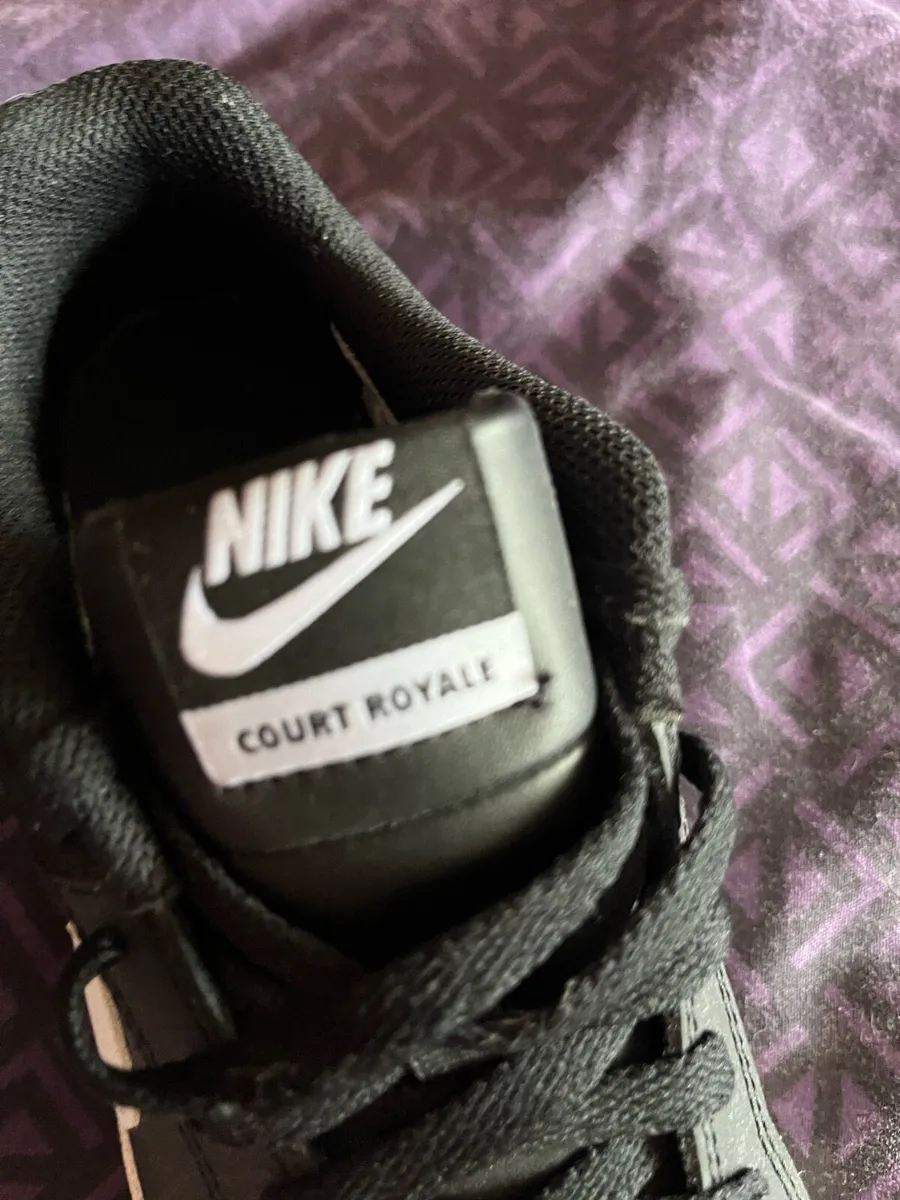 Nike shoes - Image 4