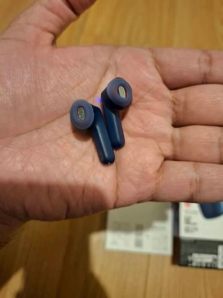 Jbl Tune Flex Ear Buds - Image 4
