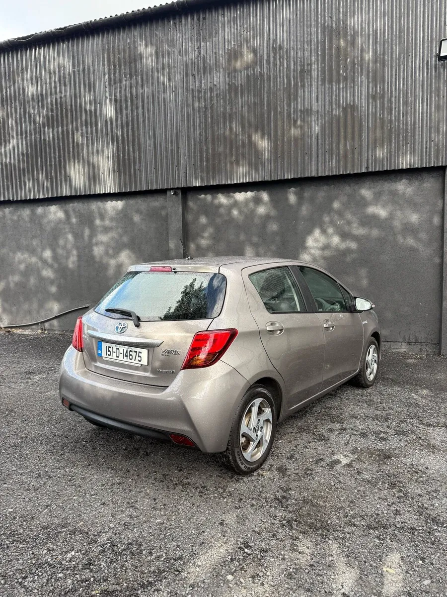 TOYOTA YARIS hybrid - Image 3