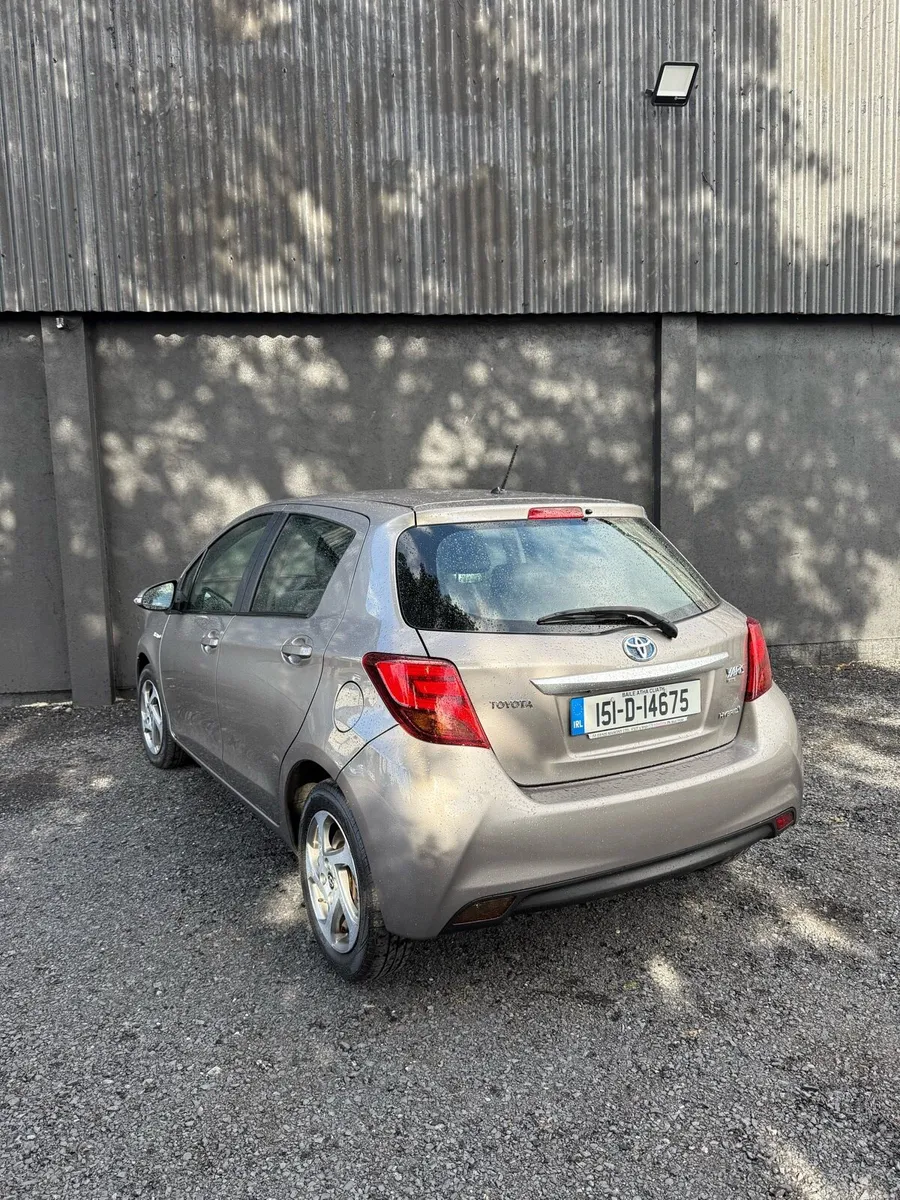 TOYOTA YARIS hybrid - Image 4