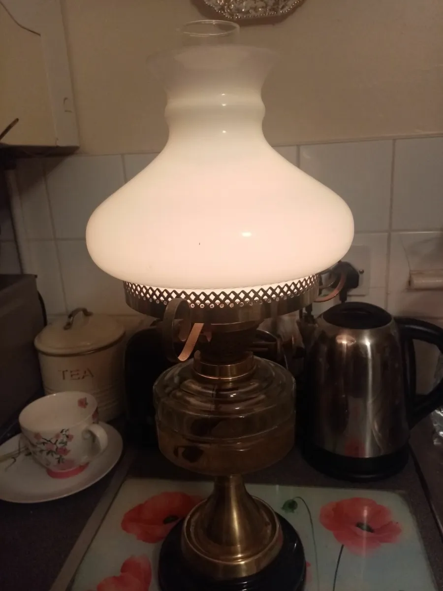 Victorian Oil Lamp - Image 3